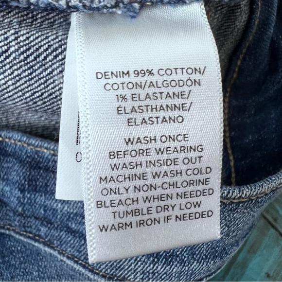 ANN Taylor Loft Distressed Denim Jean Shorts Size 28 - Picture 7 of 8